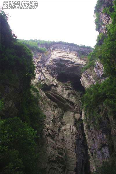 天生三硚景點(diǎn)之“穹廬廣廈”