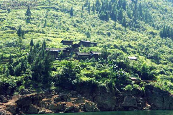 芙蓉江景點之“盤古苗寨”