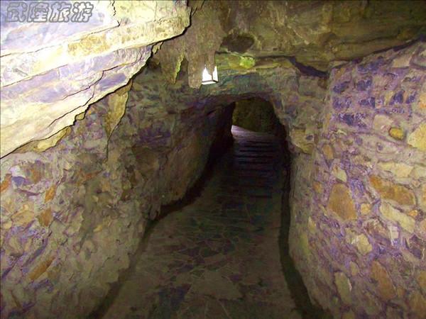 龍水峽地縫景點之&ldquo;時空隧道&rdquo;