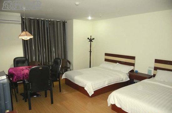 武隆怡眾商務(wù)酒店豪華標(biāo)間