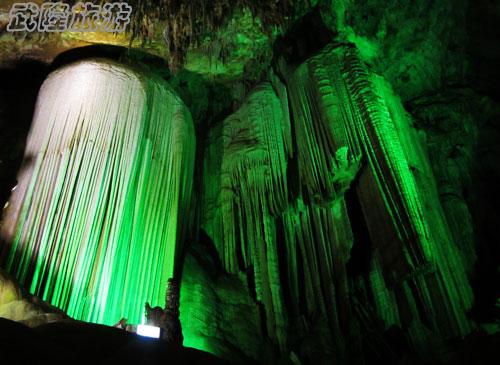 清明節(jié)觀芙蓉洞壯麗景象 游客感嘆大自然鬼斧神工