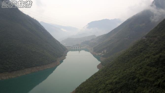 芙蓉洞下芙蓉江&mdash;&mdash;烏江支流。