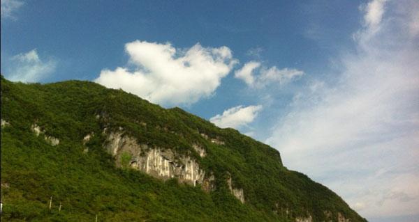 仙女湖邊藍(lán)天白云