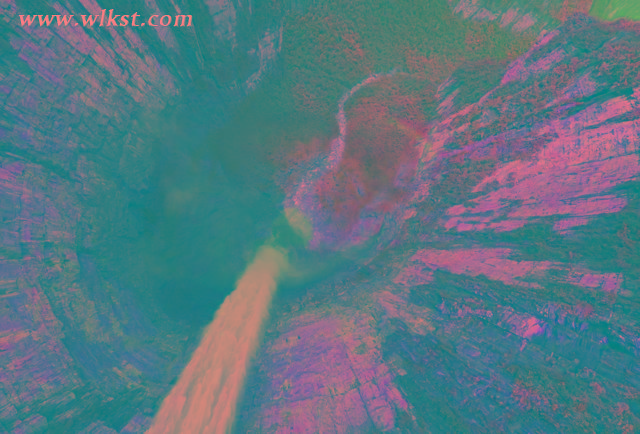 3. 安赫爾瀑布 委內(nèi)瑞拉   　　安赫爾瀑布是全球最高瀑布，落差為3212英尺（約合979米），是世界地質(zhì)遺產(chǎn)，以第一個(gè)飛躍它的人吉米&middot;安赫爾命名。