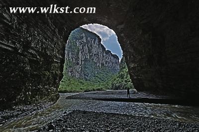 神奇大洞河。