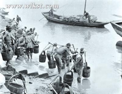 遠(yuǎn)逝的川江船工