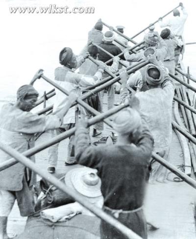 遠(yuǎn)逝的川江船工