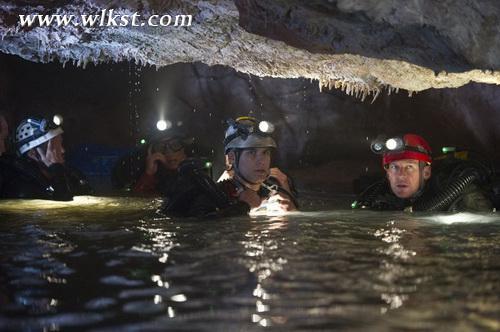 烏木、化石隨地?fù)欤貞c無人峽谷大冒險(xiǎn)（完整版）&mdash;&mdash;【女漢紙武隆秘境探險(xiǎn)記】第十四節(jié)