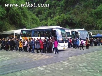 芙蓉洞景區(qū)旅游秩序井然。