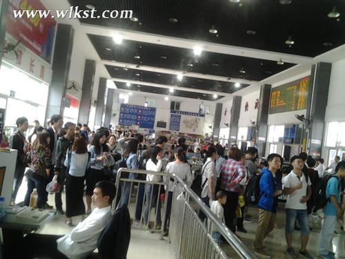 武隆汽車客運中心候車大廳游客候車