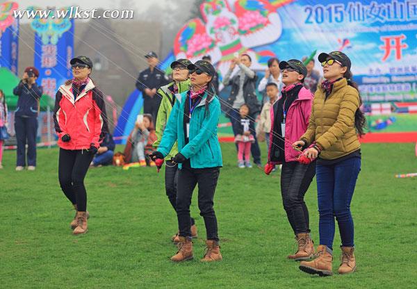 深圳女子特技風(fēng)箏隊表演