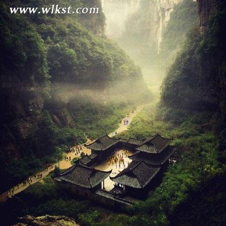 清明節(jié)武隆景區(qū)仙氣騰騰 游客感慨：如新娘頭蓋白紗