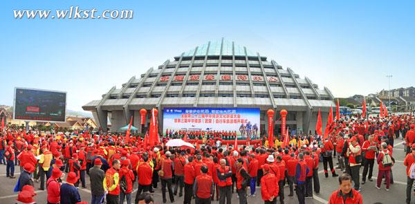 全國千名老人騎游仙女山 最長者已有93歲高齡