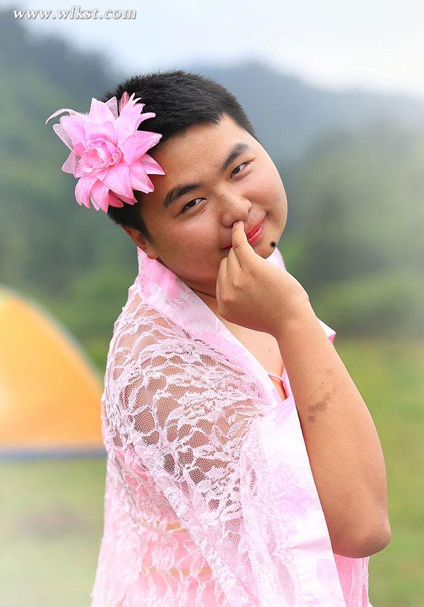 仙女山現(xiàn)奇葩燒烤趴 唐僧起色心胸咚如花