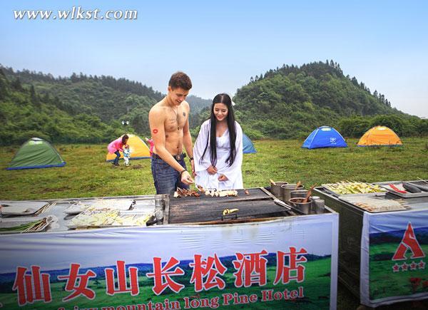 仙女山奇葩燒烤趴激情上演 唐僧起色心胸咚如花 