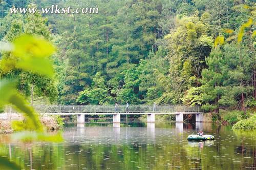 　圖為風(fēng)景秀麗、環(huán)境優(yōu)美的火爐鎮(zhèn)。