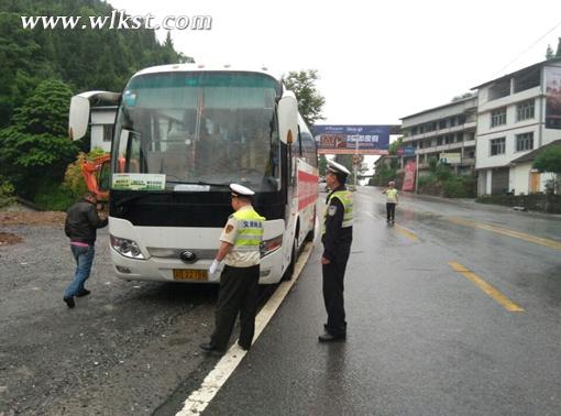武隆交巡警開展聯(lián)合整治 鞏固&ldquo;二號行動&rdquo;成果