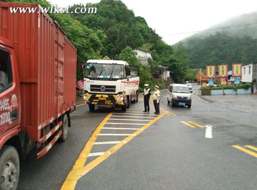 武隆交巡警開展聯(lián)合整治 鞏固&ldquo;二號行動&rdquo;成果