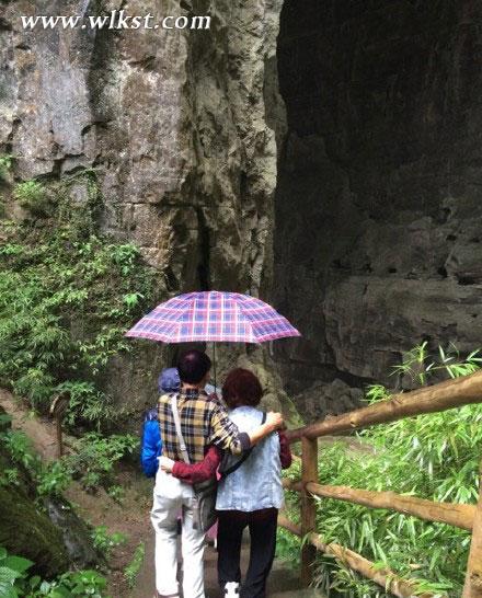 網(wǎng)友曬攜父母游天生三硚照片