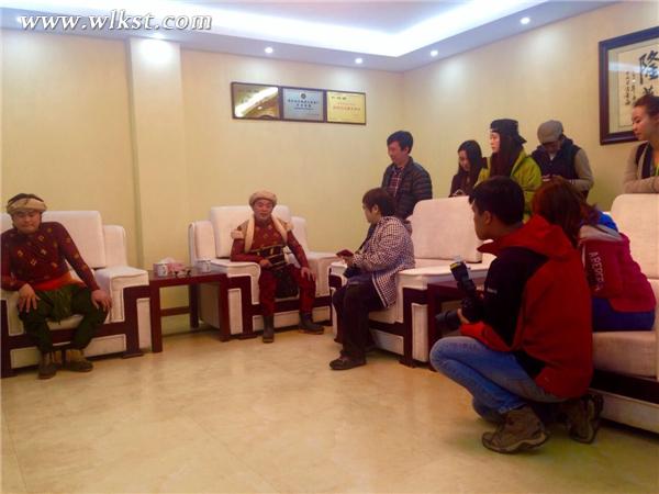 《印象武隆》主演接受考察團的專訪。