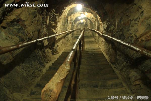 原來杜海濤媽媽跑到武隆旅游來啦