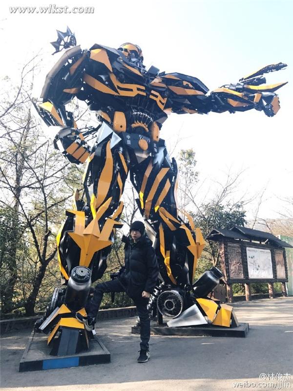 林俊杰在天生三橋旅游