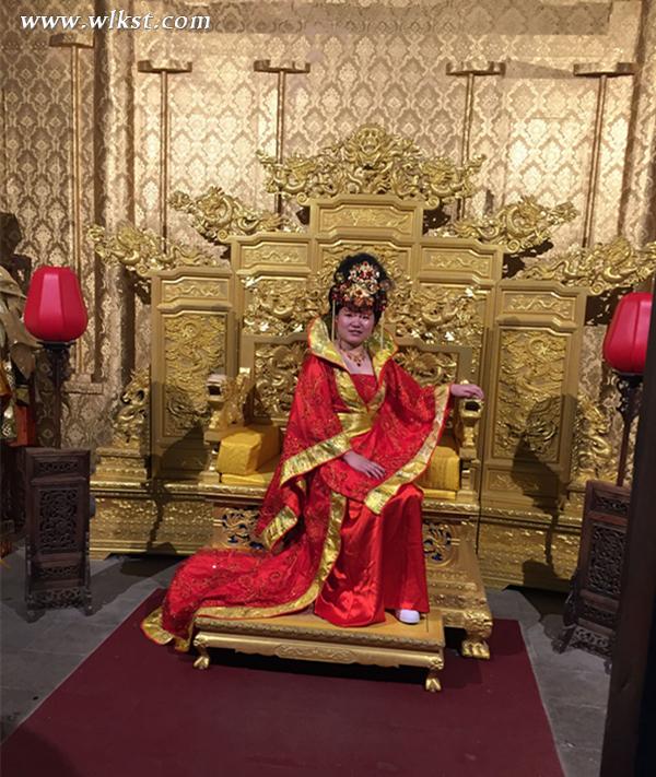 游客體驗穿古裝