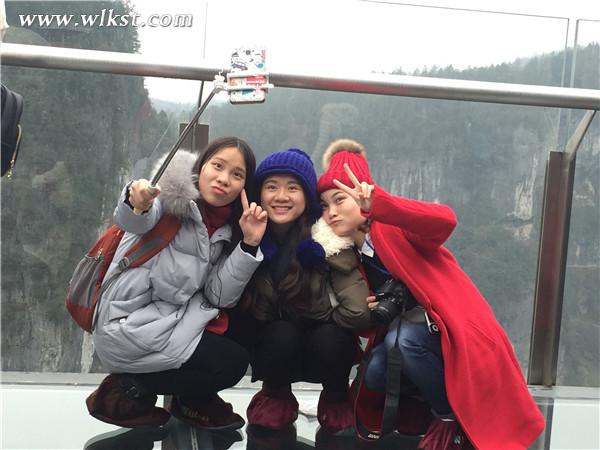 天生三橋玻璃眺臺歡度2017年首日