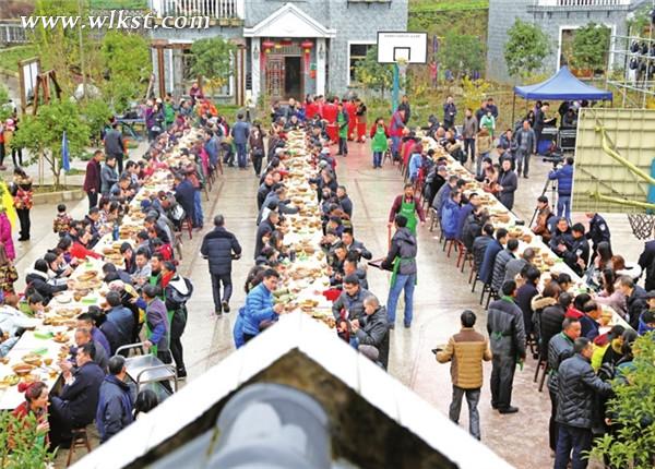  千人宴席場面壯觀。