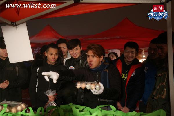 歐弟模仿劉德華 得到一盒雞蛋