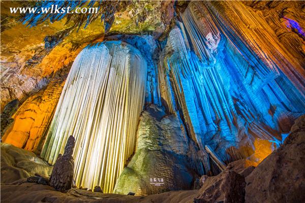 藝術(shù)更加濃厚的巨幕飛瀑