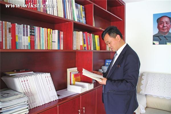 學(xué)習(xí)中的楊金魚(yú)。