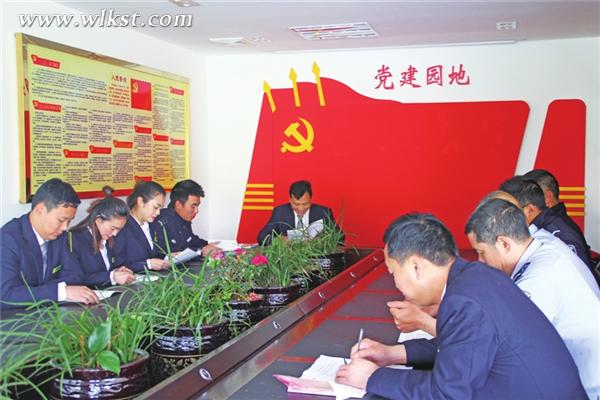 加強(qiáng)黨性修養(yǎng)。