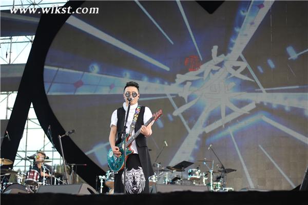 中國內(nèi)地流行搖滾樂團&mdash;&mdash;璨樂團