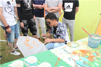 李銳空降仙女山露營(yíng)集市 帶你感受另樣武隆風(fēng)光