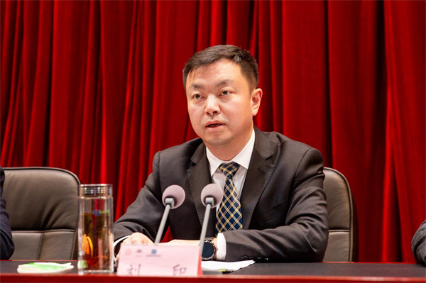 區(qū)政府副區(qū)長，度假區(qū)黨工委書記、管委會(huì)主任劉印講話