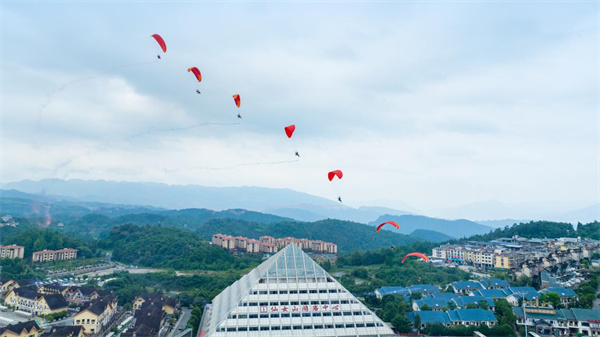 動(dòng)力傘飛行